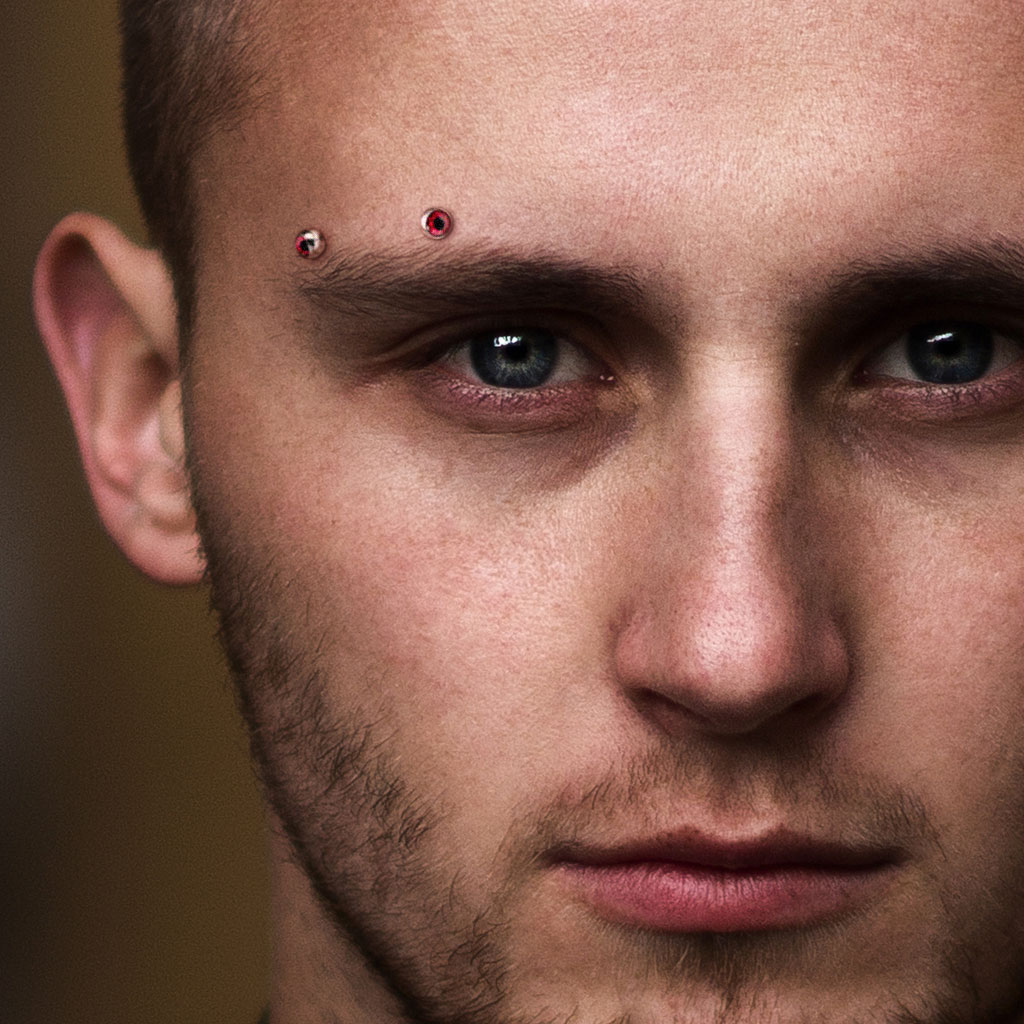 Curved Barbell with 4mm Epoxy Coated Eyeball - Image 5