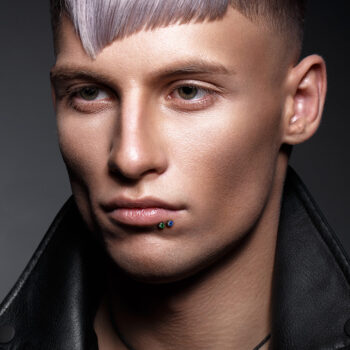 Labret with an Eye Ball Top - Image 8
