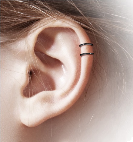 Non Piercing Green Ear Cuff with a Double Ring - Image 2